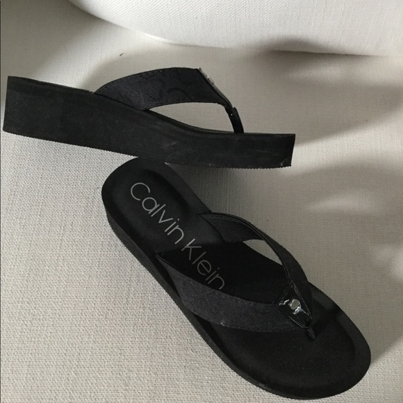 calvin klein wedge flip flops